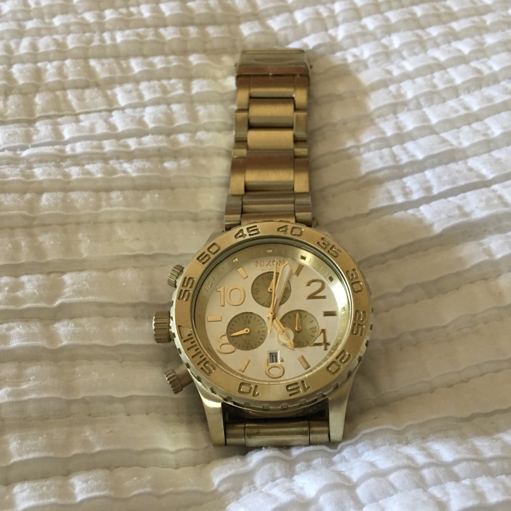 NIXON 42-20 CHRONO WATCH